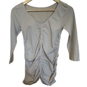💙2 for $25💙 BCBGMAXAZRIA Beige Ruched 3/4 Sleeve Top - Extra Small/Small